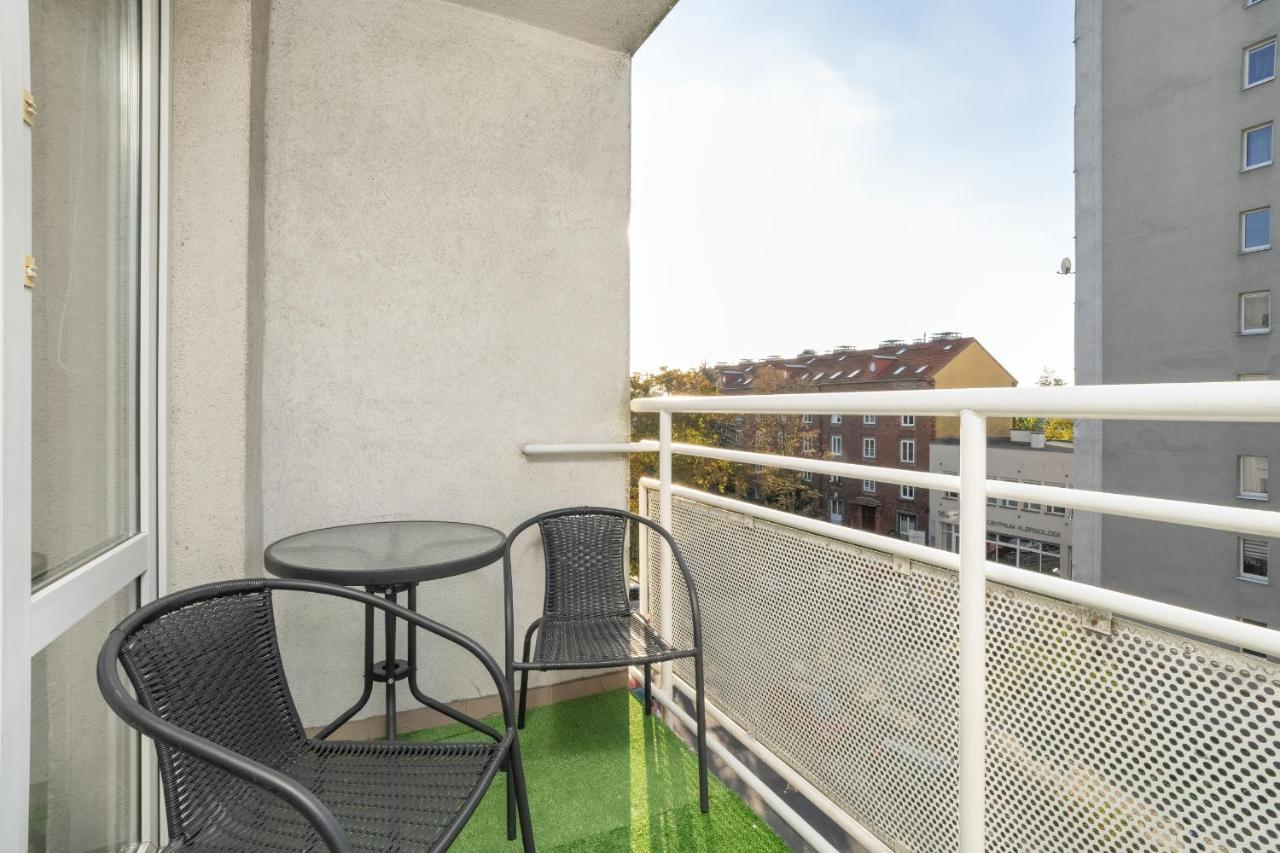 Stylish Poznan Apartment Near Hala Arena By Renters — Photos 3